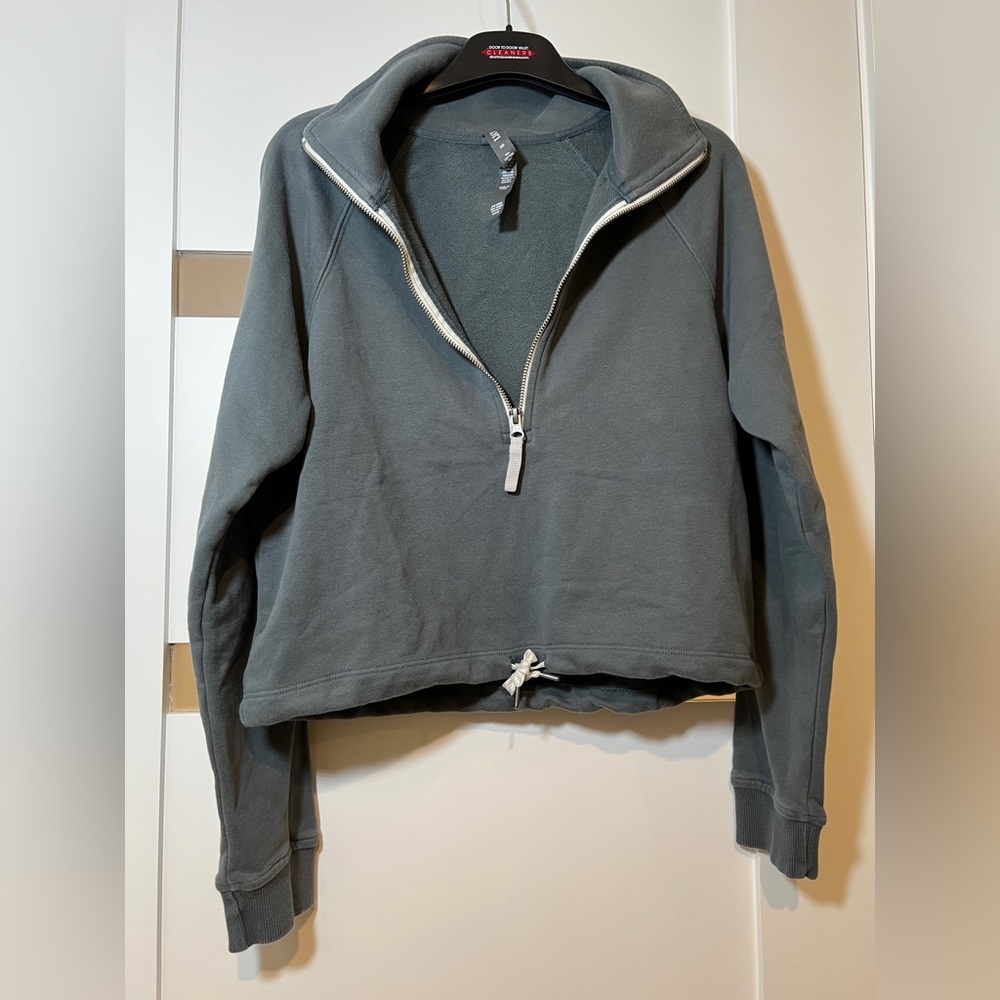 Vuori Women's Gray Half-Zip Pullover Sweatshirt